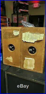 1965/6 ACOUSTIC RESEARCH AR4x speakers. Works great