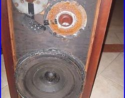 1- Acoustic Research AR3 Vintage Speaker for Parts or Repair