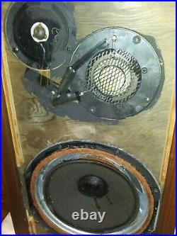1 Acoustic Research AR-3a Speaker