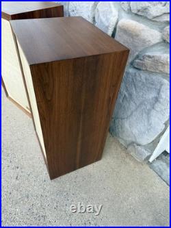 2 Acoustic Research AR-3a Speakers Clean