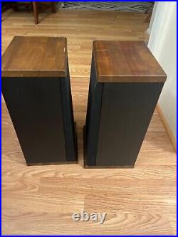 (2) TWO Vintage Teledyne Acoustic Research TSW 210 Bookshelf Speakers TESTED