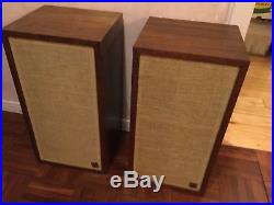 2 Vintage Acoustic Research speakers AR 4