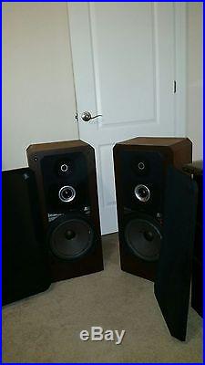 2 each, Beautiful Ar91 speakers for local pick up only