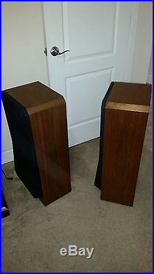 2 each, Beautiful Ar91 speakers for local pick up only