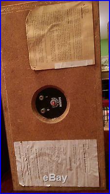 4 Acoustic Research AR-4x Speakers, Vintage HI-FI speakers 4 Acoustic Research AR-4x Speakers, Vintage HI-FI speakers