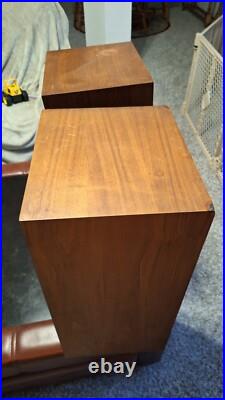 ACOUSTIC RESEARCH AR-2AX Pair SPEAKERS Sounds Great No Cover No Return