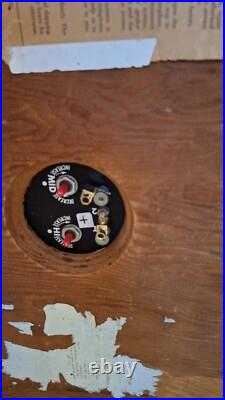 ACOUSTIC RESEARCH AR-2AX Pair SPEAKERS Sounds Great No Cover No Return