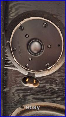 ACOUSTIC RESEARCH AR-2AX Pair SPEAKERS Sounds Great No Cover No Return