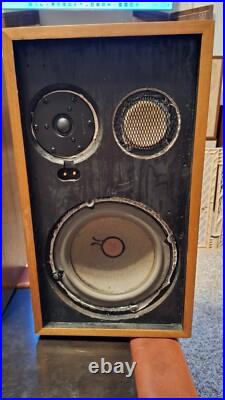 ACOUSTIC RESEARCH AR-2AX Pair SPEAKERS Sounds Great No Cover No Return