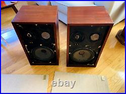 ACOUSTIC RESEARCH AR-2AX Speakers