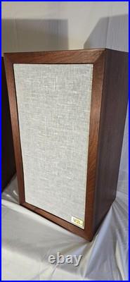ACOUSTIC RESEARCH AR-3A Speakers Pair used fully restored ACOUSTIC RESEARCH AR-3A Speakers Pair used fully restored