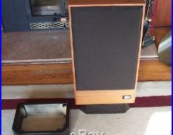 ACOUSTIC RESEARCH AR-3a, AR-5 BLACK SPEAKERS STANDS