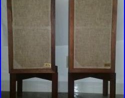 ACOUSTIC RESEARCH AR-3a SPEAKERS Oiled Walnut pair with stands