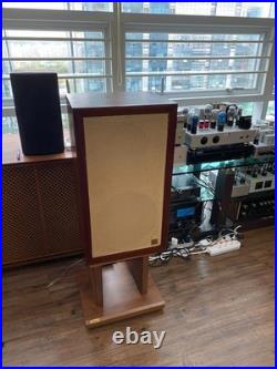 AR1 acoustic research early version speakers