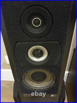 AR90 Acoustic Research Stereo Speakers