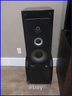 AR90 Acoustic Research Stereo Speakers