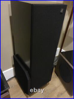 AR90 Acoustic Research Stereo Speakers