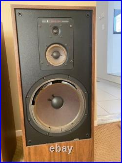 AR ACOUSTIC RESEARCH AR58BX Speaker Cabinets- Excellent Condition Make an Offer