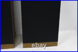 AR Acoustic Research AR-16 2-Way Large Bookshelf Stereo Speakers Vintage 1970's