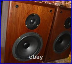 AR Acoustic Research Connoisseur 20c Bookshelf Speakers Pair Vintage Used