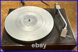 AR MODEL XA TURNTABLE withShure cartridge & Manual, JUST SERVICED, WORKS GREAT