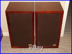 A Nice Pair Of Vintage Acoustic Research Ar-3a Speakers Litely Restored