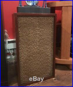 A Pair Of VINTAGE ACOUSTIC RESEARCH AR-2A SPEAKERS! Works