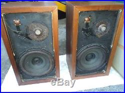 A VINTAGE PAIR of AR-3 SPEAKERS ACOUSTIC RESEARCH AR 3