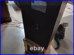 Accoustic Research AR-8 Speakers