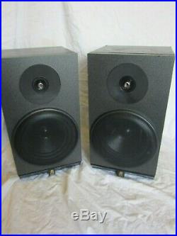 Acoustic Research 122 Black Speakers Pair