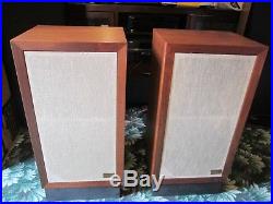 Acoustic Research 3a Speakers in Mint Condition
