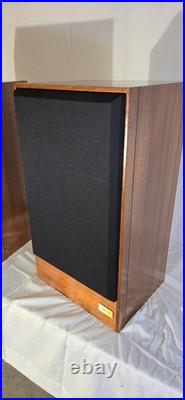 Acoustic Research AR11 Speakers used