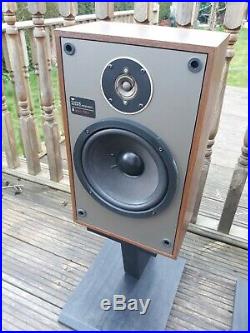 Acoustic Research AR18LS 2 way monitor speakers superb quality sounding