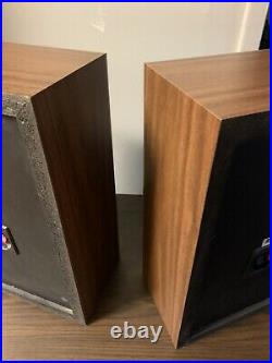 Acoustic Research AR8B Bookshelf Speakers- One Pair
