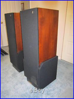 Acoustic Research AR90 speakers