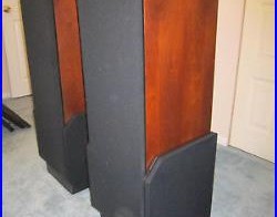 Acoustic Research AR90 speakers