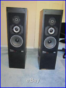 Acoustic Research AR90 speakers