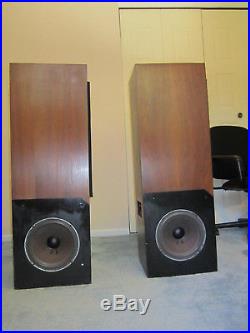 Acoustic Research AR90 speakers