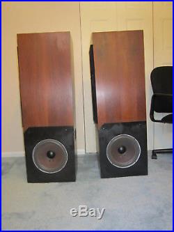 Acoustic Research AR90 speakers