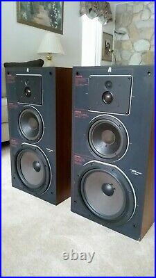 Acoustic Research AR98LS speakers