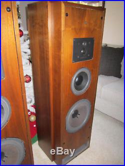 Acoustic Research AR9 LSI speakers