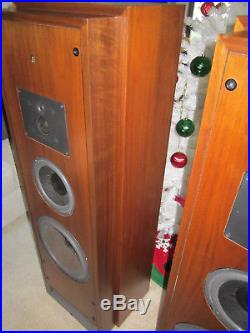 Acoustic Research AR9 LSI speakers