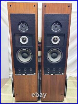 Acoustic Research AR9 Speakers