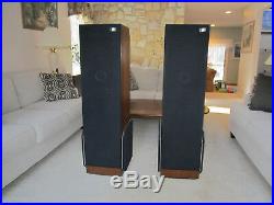 Acoustic Research AR9 speakers