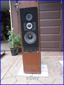 Acoustic Research AR9 speakers