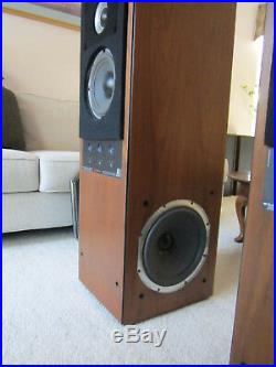 Acoustic Research AR9 speakers