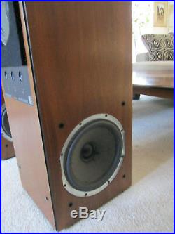 Acoustic Research AR9 speakers