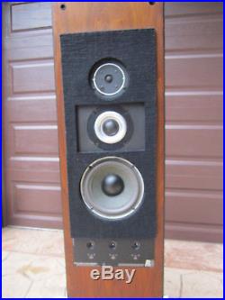 Acoustic Research AR9 speakers