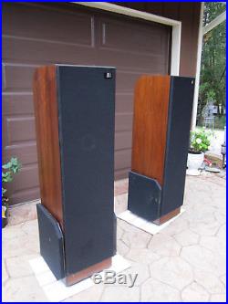 Acoustic Research AR9 speakers