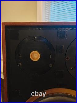 Acoustic Research AR-11b Vintage Speakers / Freshly refoamed / Yellow Tweeters